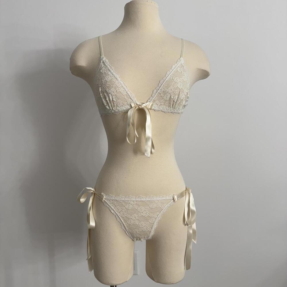Hanky Panky Bralette and panty set